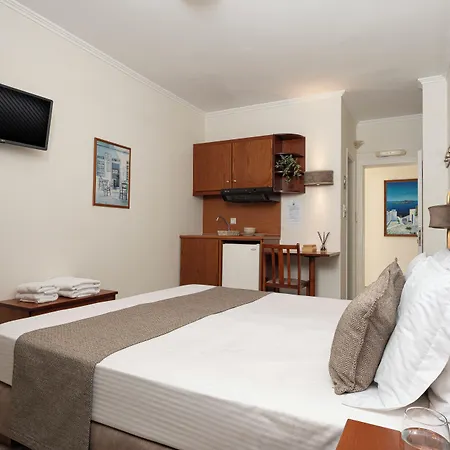 Dionysis Hotel 2*