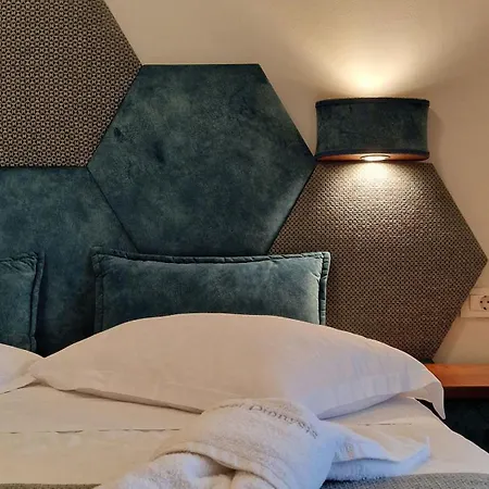 Dionysis 2* Adamantas (Milos)