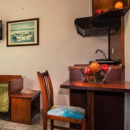 Dionysis Hotel 2*