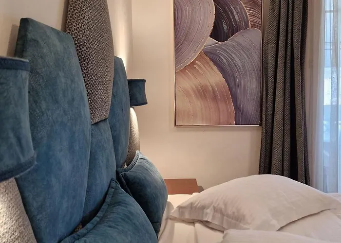 Dionysis 2* Adamantas (Milos)