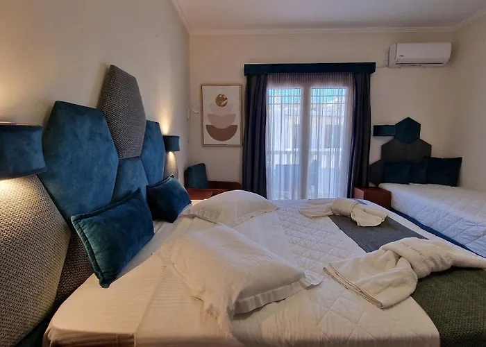 Dionysis 2* Adamantas (Milos)